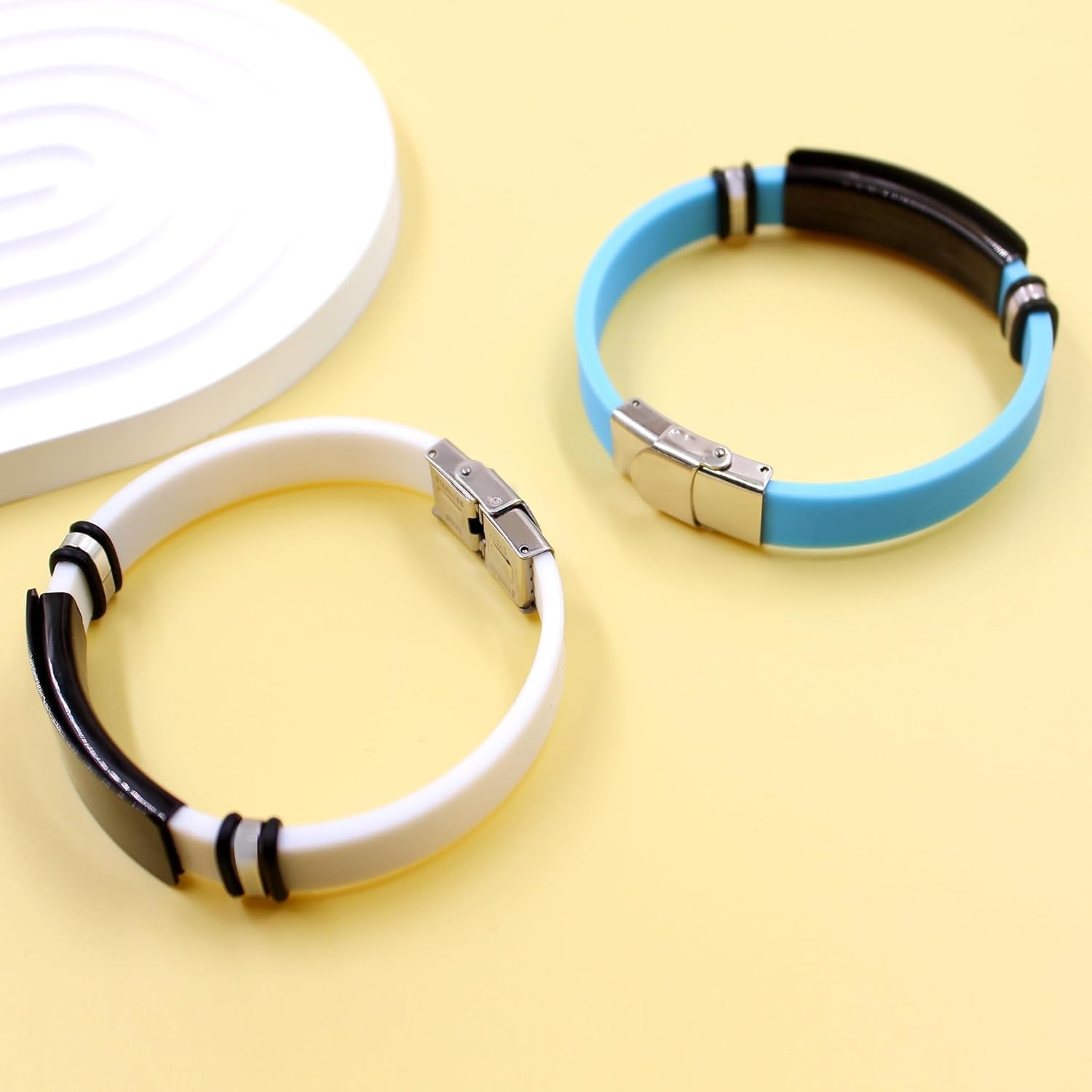 Dynamic QR Code Medical Alert Bracelet for Men Women Scan to Update Medical Info No Medical Info Needed at Checkout Silicone Wristband with Stainless Steel Emergency ID Plate