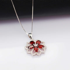 Uloveido 925 Sterling Silver Natural Garnet 2.5CT Red Flower Hollow Necklace Pendant for Women Wedding CN004