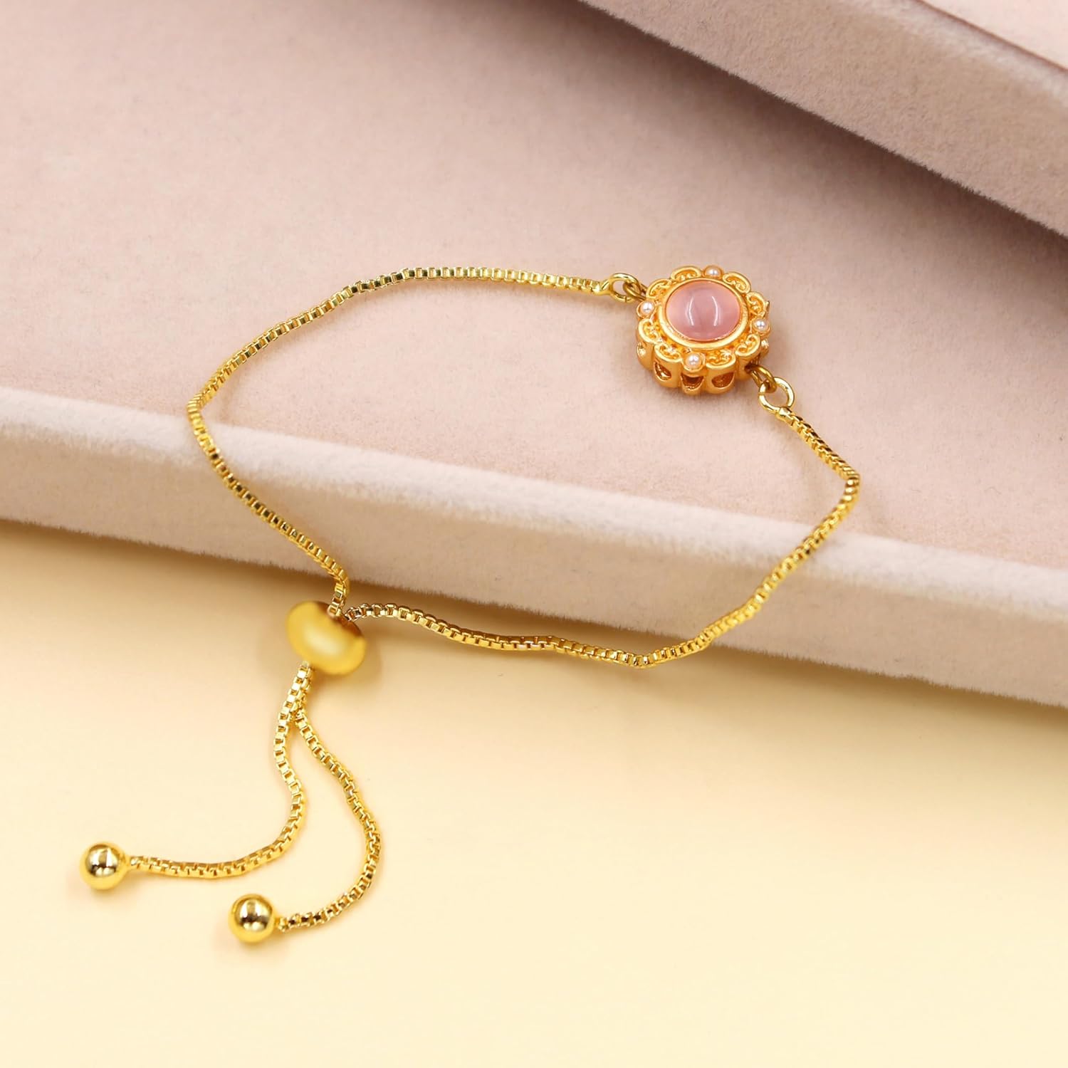 Uloveido Elegant Gold Brass Bracelet – Engraved Glass Floral Charm, Adjustable Chain | Stylish Positive Energy Jewelry, Perfect for Everyday Wear & Friendship