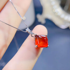 Uloveido 3D Square Tower Shape 8*8mm Natural Garnet Pendant Necklace for Women Girls, 925 Sterling Silver Platinum Plated Gemstone Jewelry F1006