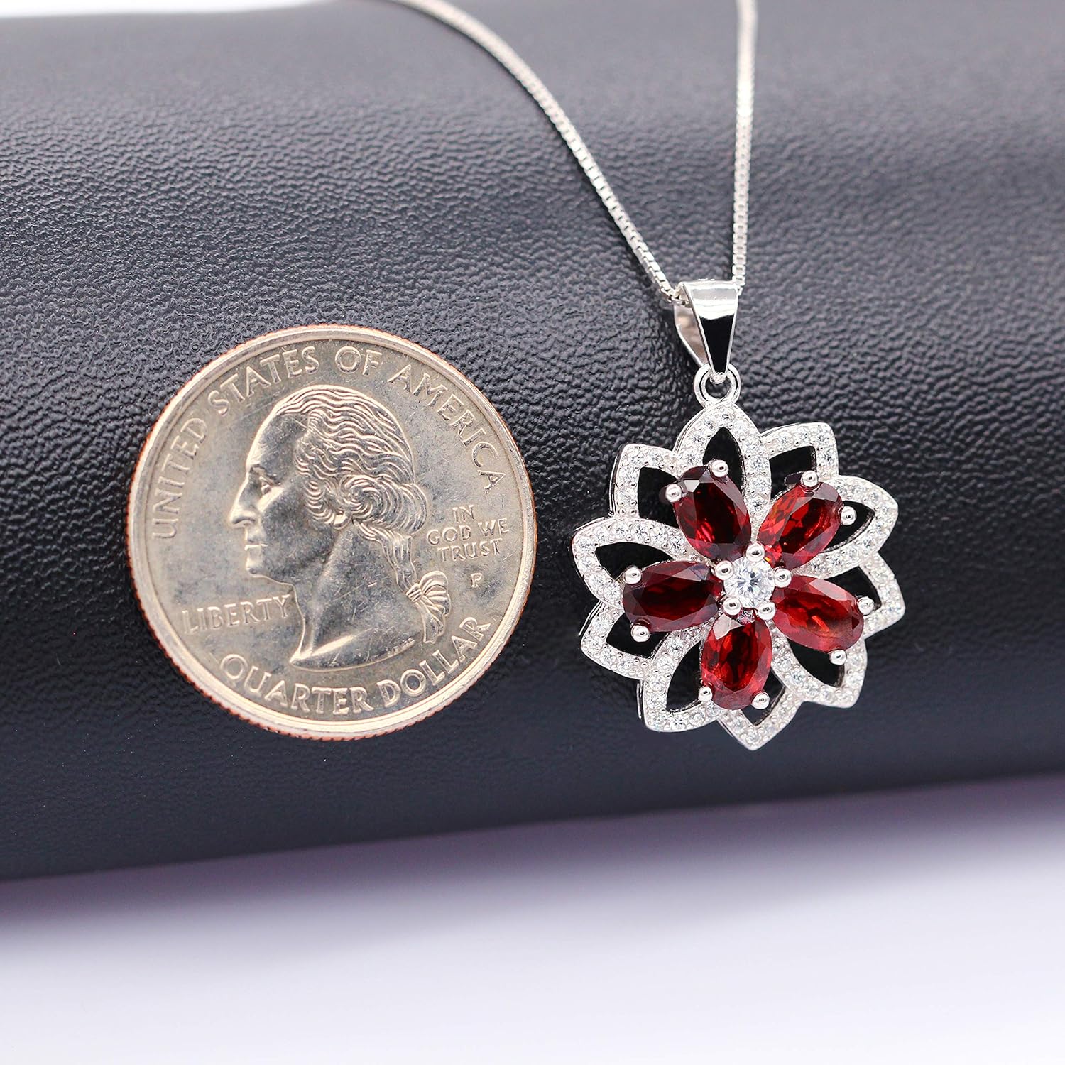 Uloveido 925 Sterling Silver Natural Garnet 2.5CT Red Flower Hollow Necklace Pendant for Women Wedding CN004