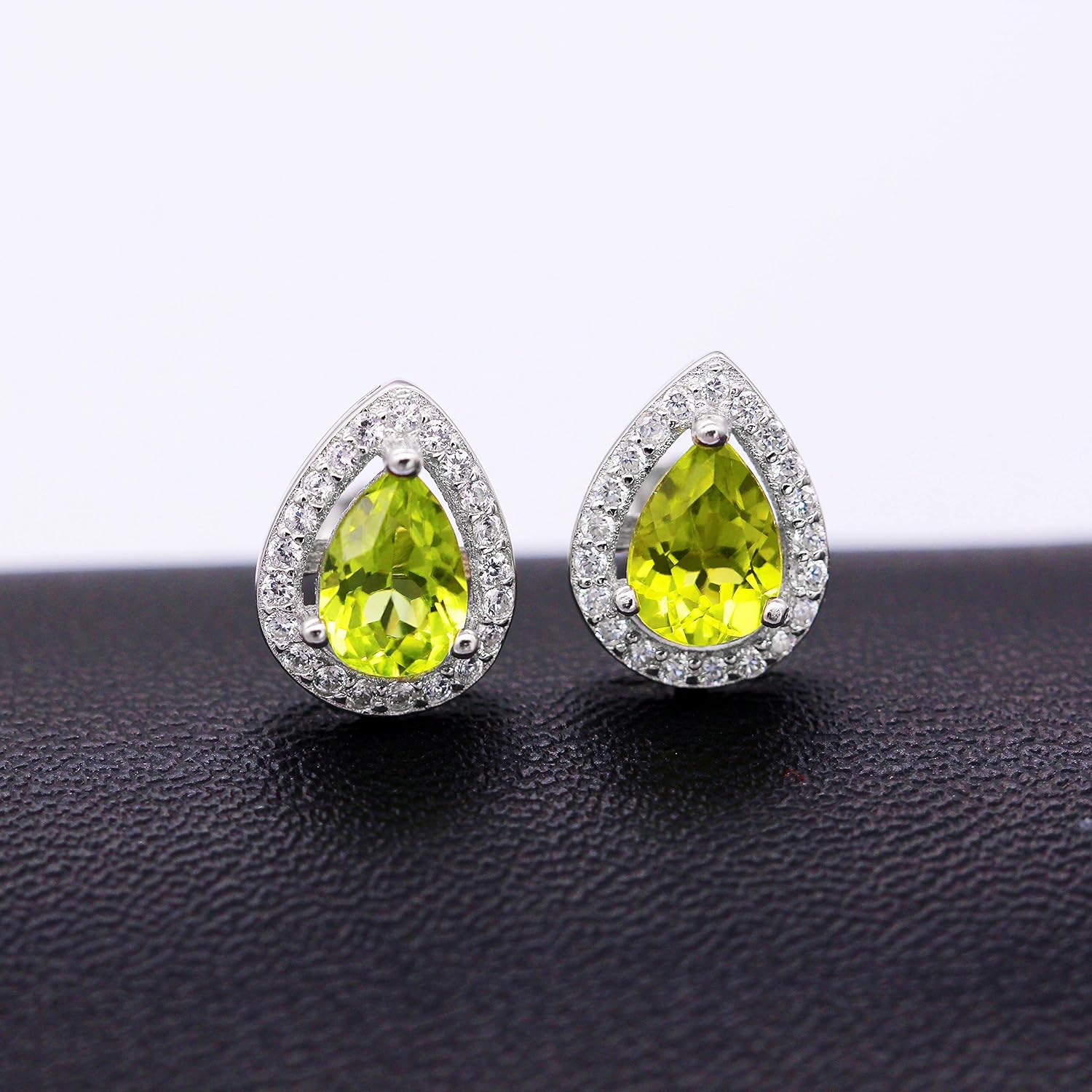 Uloveido Women's 925 Sterling Silver Tear-Drop Peridot Stud Drop Earrings for Engagement Wedding Birthday (0.85ct) CR004