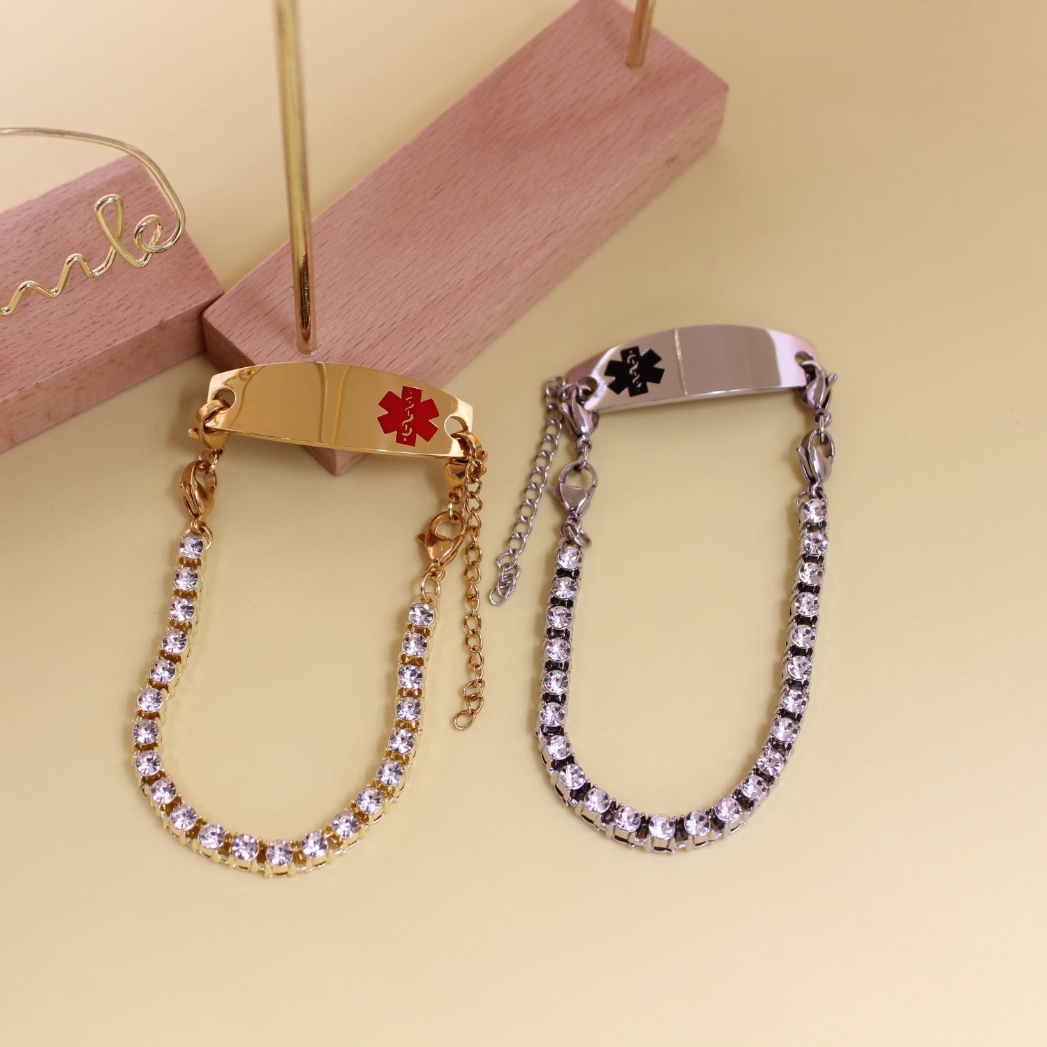 Editable QR Code Medical Alert Bracelet, 18K Gold Plated Stainless Steel Rhinestone Emergency ID Bracelet with Red Medical Symbol, Double Lobster Clasp, Scan to Update Health Info