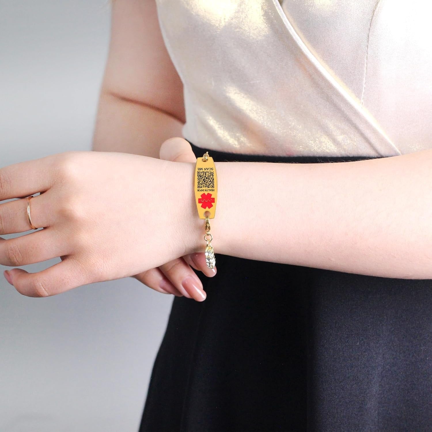 Editable QR Code Medical Alert Bracelet, 18K Gold Plated Stainless Steel Rhinestone Emergency ID Bracelet with Red Medical Symbol, Double Lobster Clasp, Scan to Update Health Info