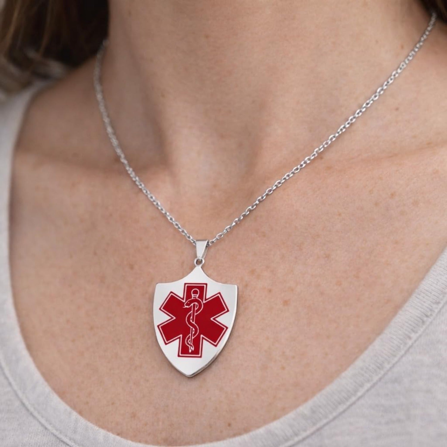 Uloveido Dynamic QR Code Medical Alert Necklace Shield Pendant, Stainless Steel Medical ID Jewelry for Men & Women, No Engraving Required, Scan to Update Emergency Medical Information, Red/Blue